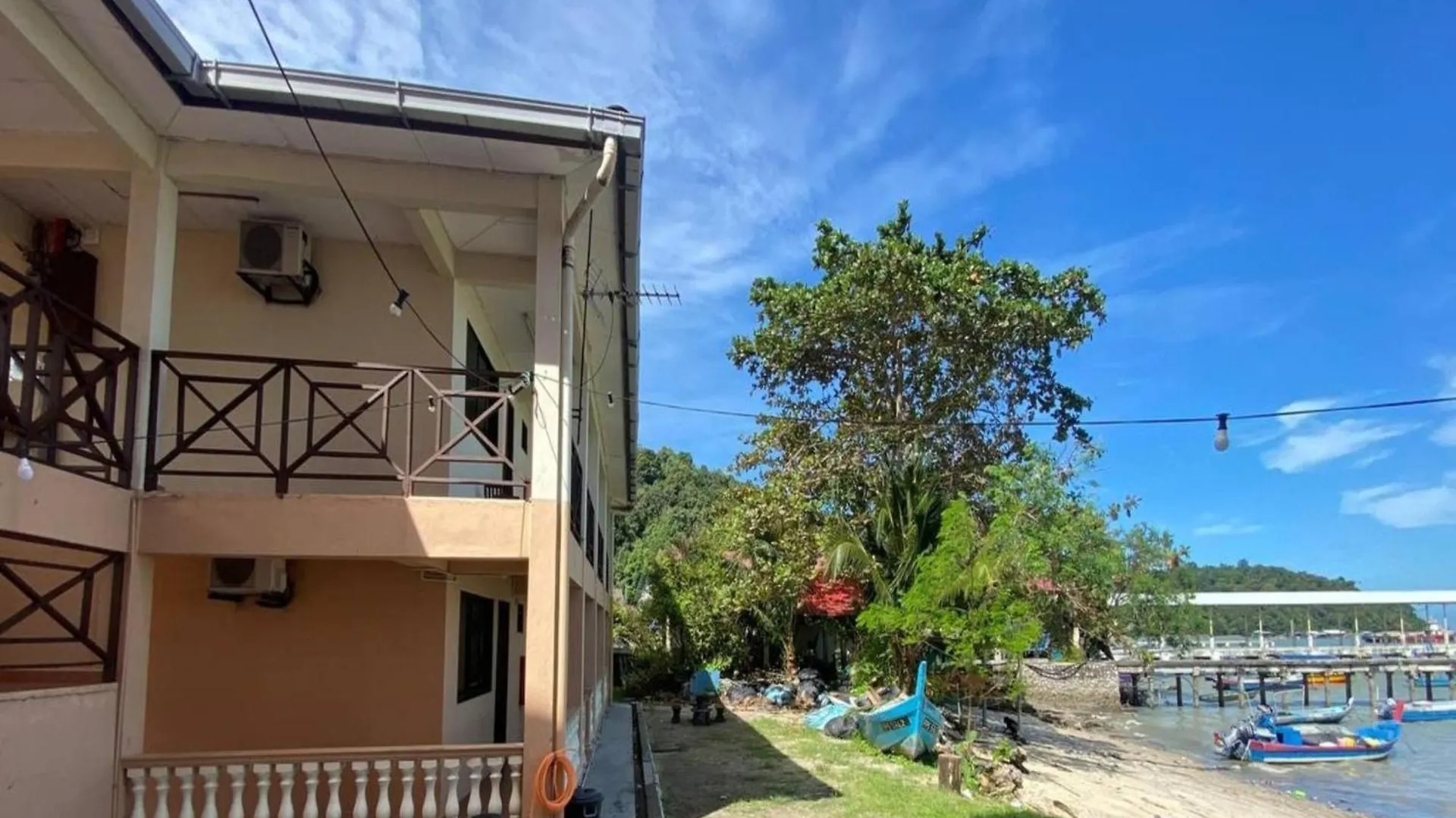 Capital O 91094 Hotel & Chalet Sportfishing Batu Ferringhi