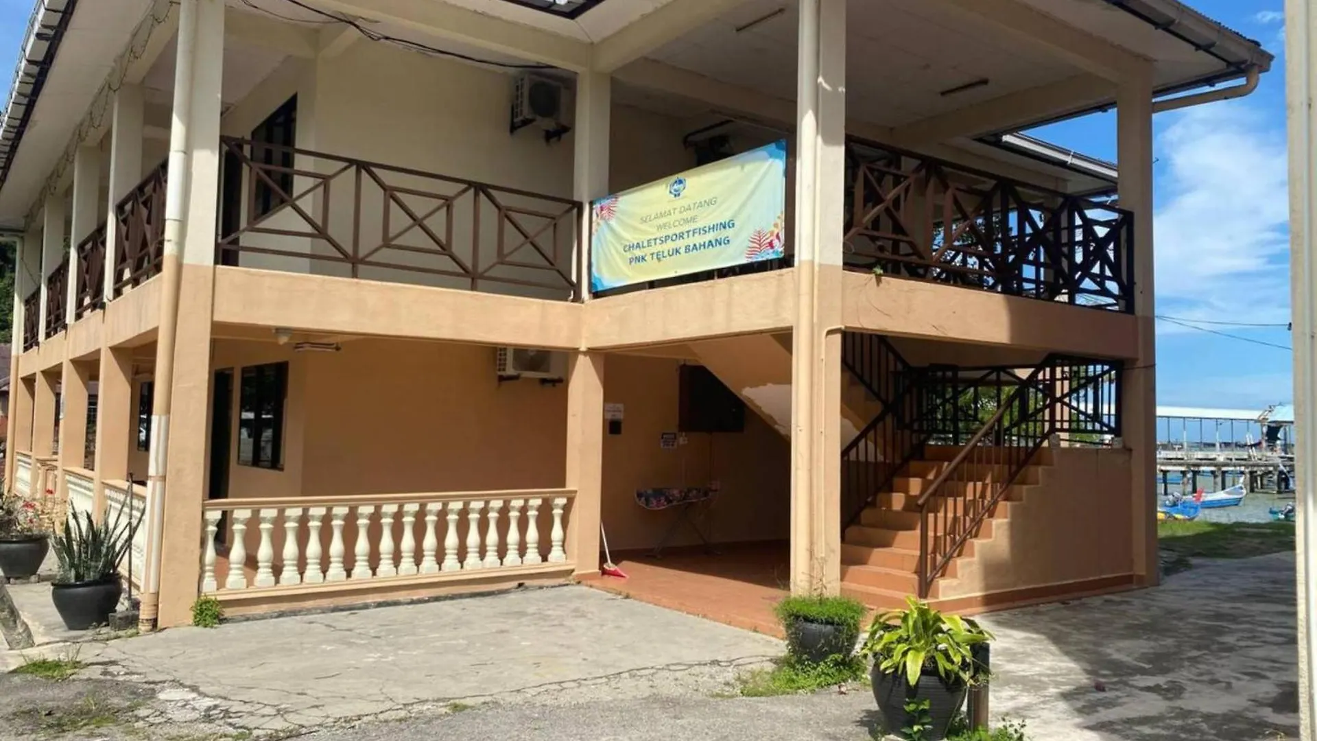Capital O 91094 Hotel & Chalet Sportfishing Batu Ferringhi